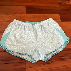 Nike Shorts Size Médium